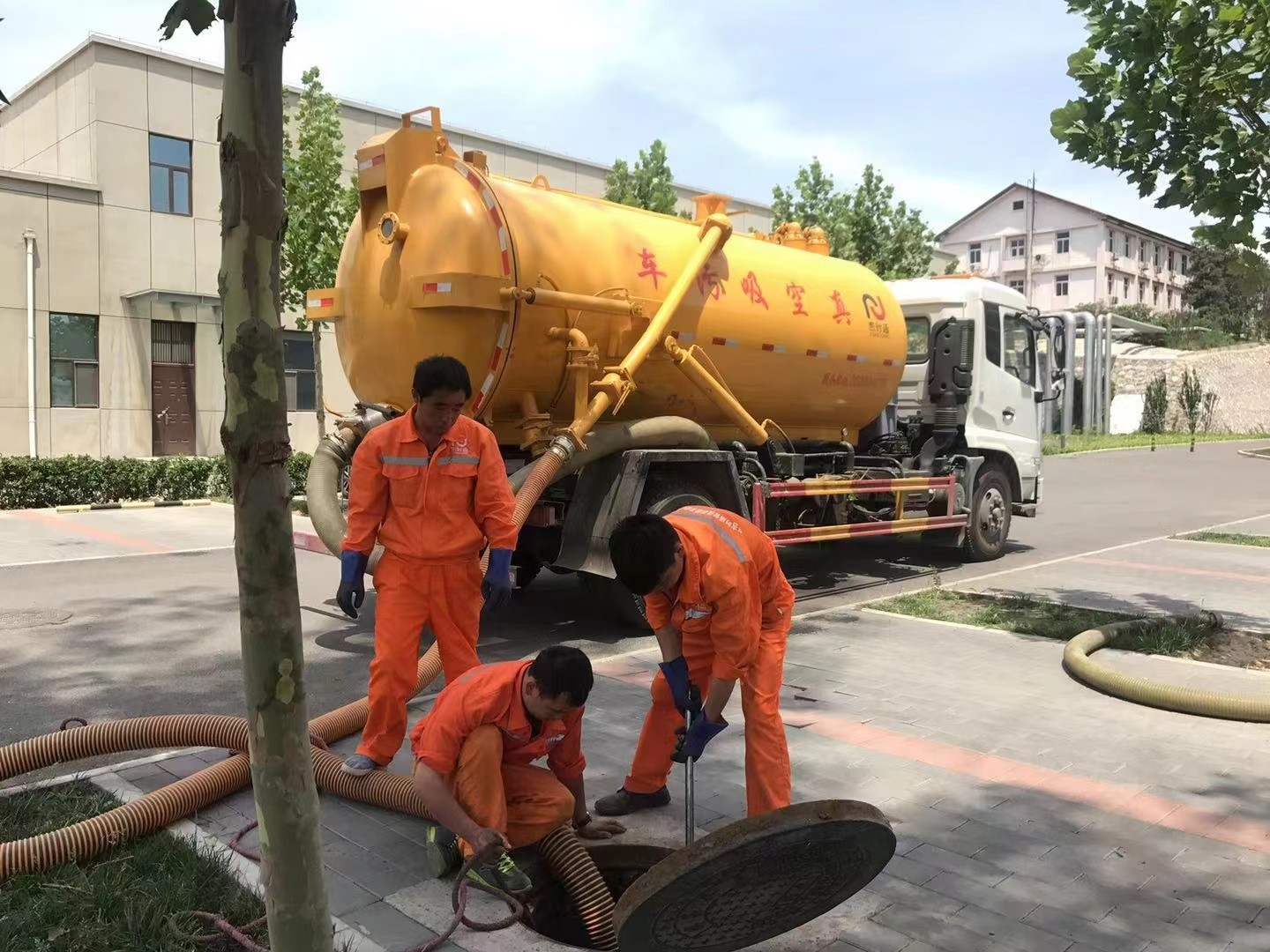 市政排水管道堵塞不用愁,管道清淤来解忧